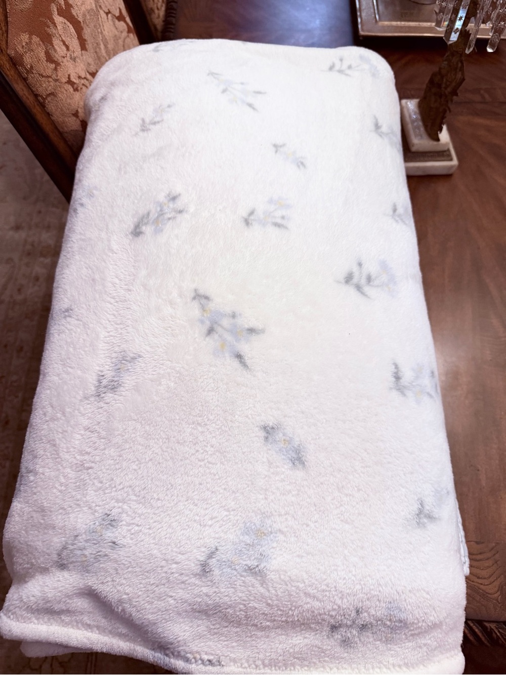 Lucky Brand king fleece blanket warm bed bedding white blue watercolor floral